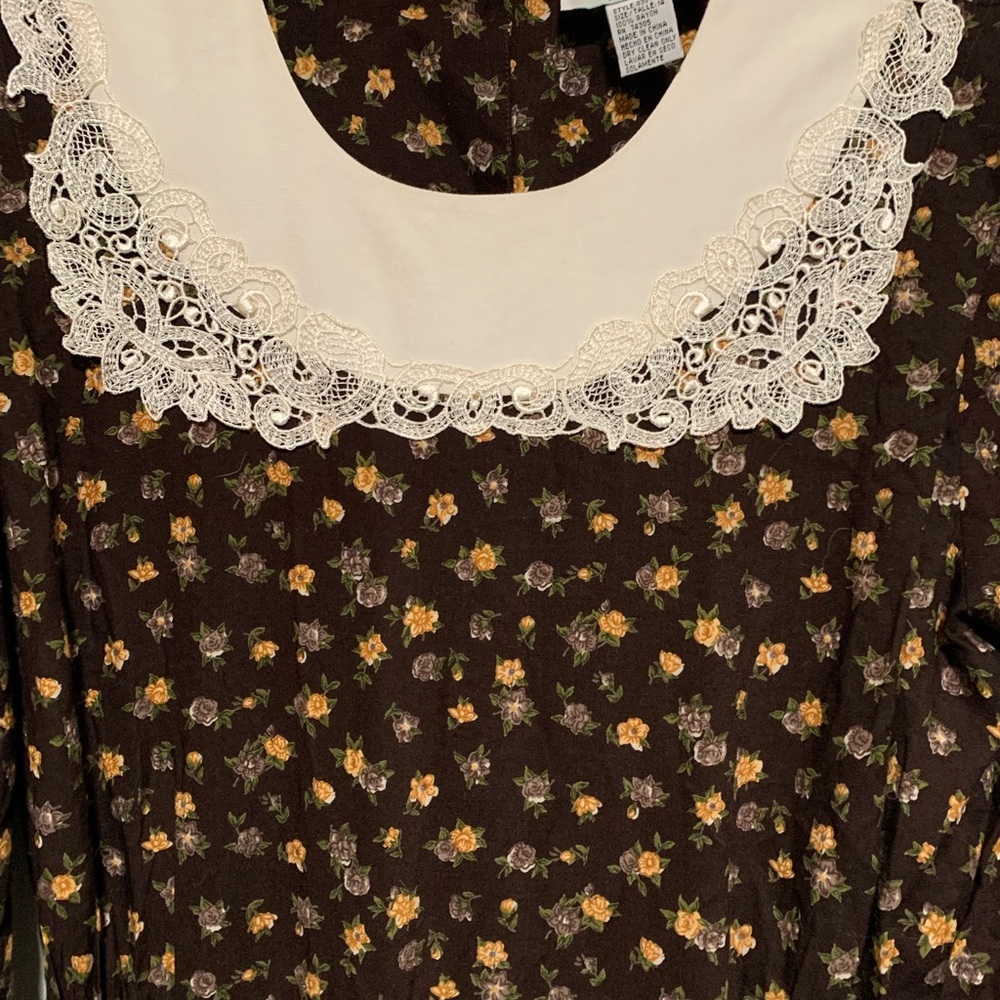 Vintage Maxi Dress with Lace Collar Prarie Girl. Slenderizing, Feminine Modest